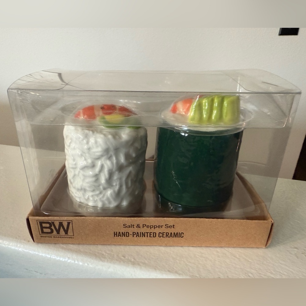Boston Warehouse Salt & Pepper Set